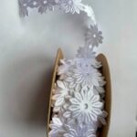 Panglica cu flori din saten 2,5x10y