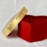 Cutie velvet inima rosu/auriu