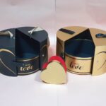 Cutie aspect metalic cu surpriza