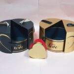 Cutie aspect metalic cu surpriza