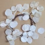 Decoratiune cu frunze albe